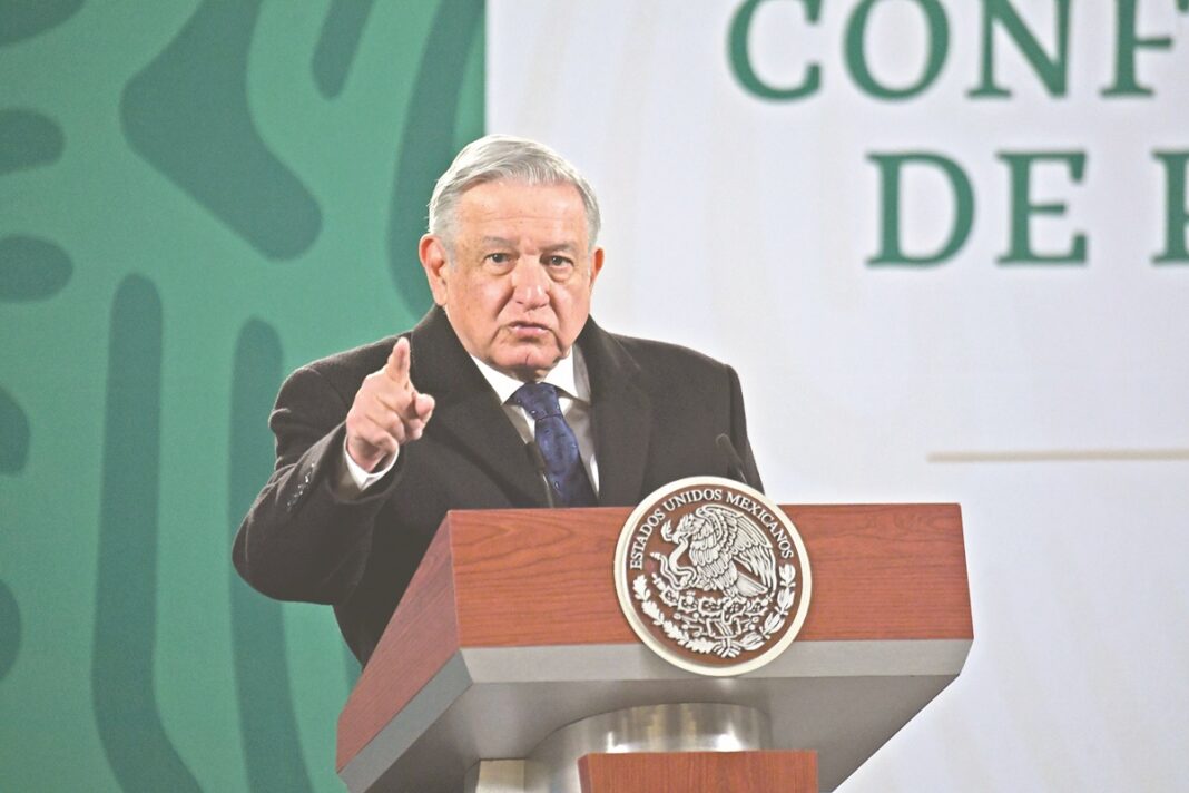 Contraataca AMLO tras revés a su reforma eléctrica; irá a la SCJN