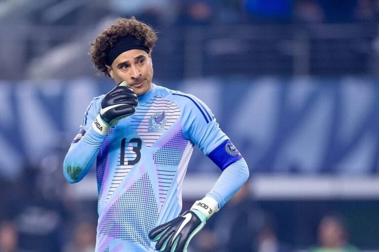 Guillermo Ochoa, la leyenda mexicana que aspira a volver a la selección desde Portugal