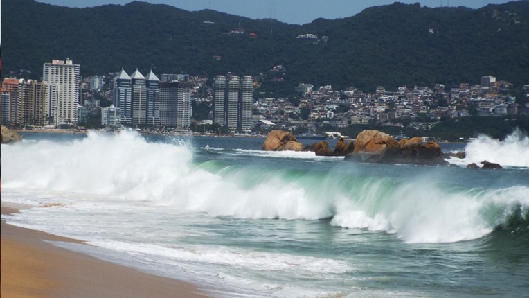 Gobierno de Guerrero refuerza acciones preventivas por efectos del fenómeno Mar de Fondo