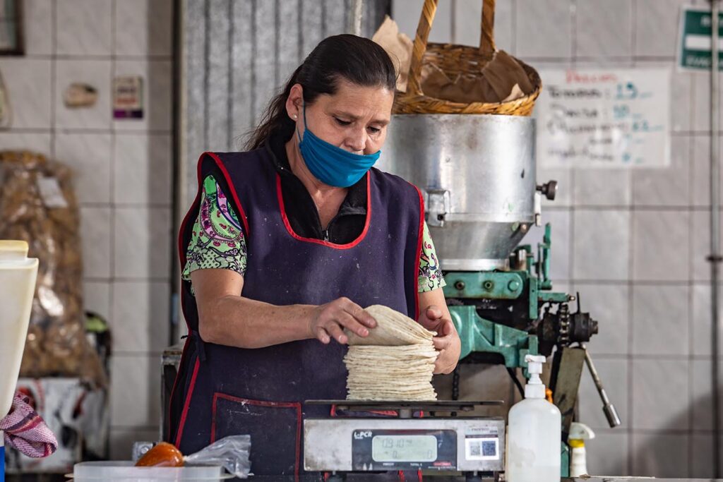 Llama Sader a tortillerías a adherirse al Acuerdo Nacional Maíz–Tortilla para estabilizar el precio del alimento básico / Por Alicia Valverde