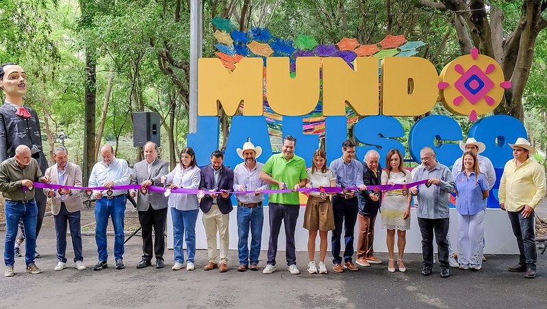 Arranca Mundo Jalisco con artesanía, mariachi y productos locales