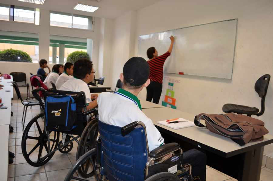Mejoran en Veracruz 16 planteles condiciones de atención a estudiantes con discapacidad