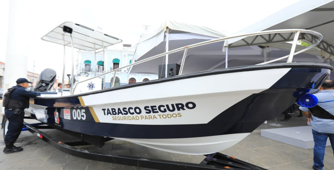En Tabasco, ponen en marcha 1,163 unidades de equipamiento para cuerpos de seguridad de los municipios