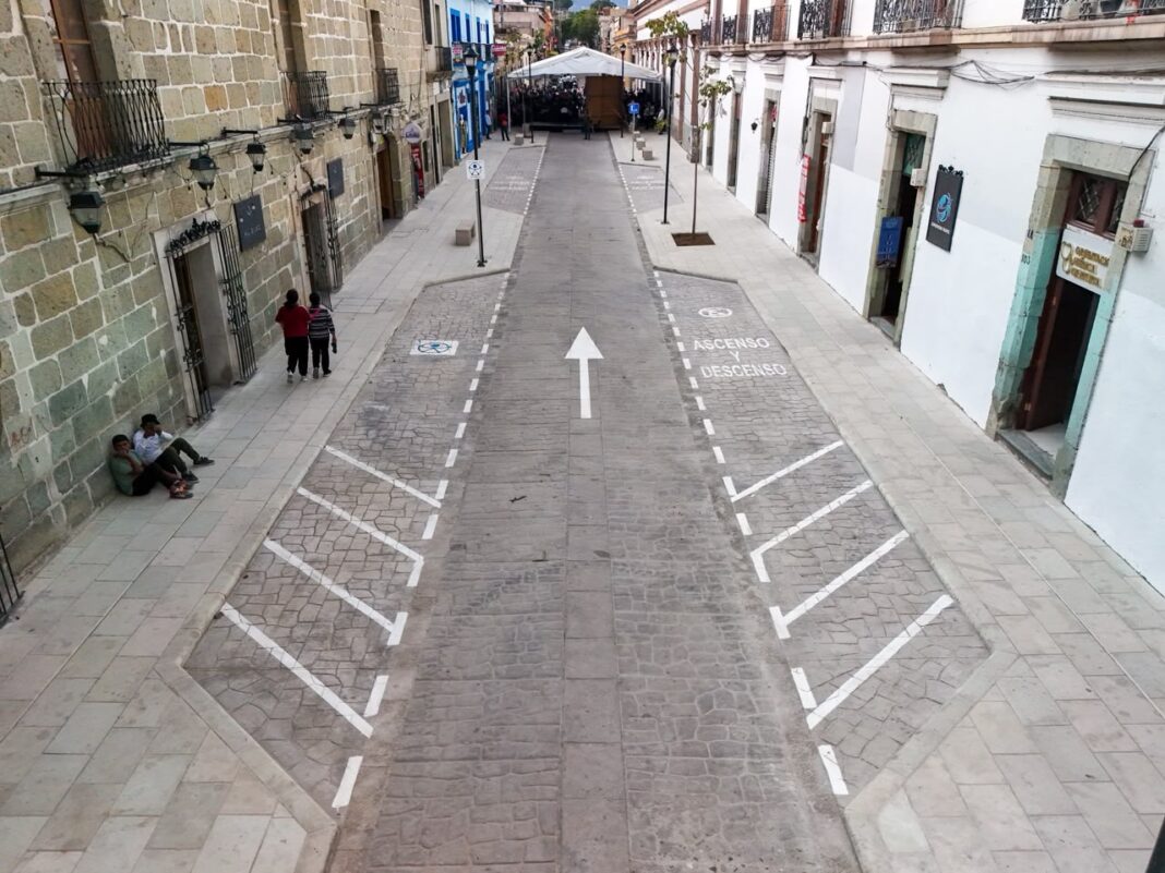 Con una inversión aproximada de 26 mdp, mejoran calles del Centro Histórico de Oaxaca