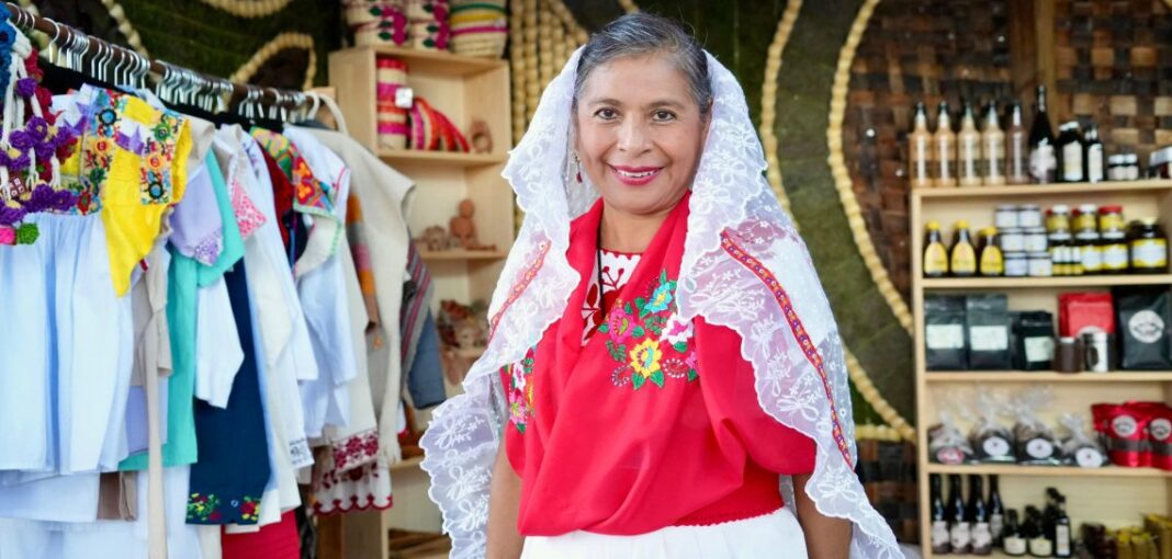 Veracruz acerca la identidad de sus pueblos, tradiciones y saberes en la Feria Internacional del Libro de Antropología
