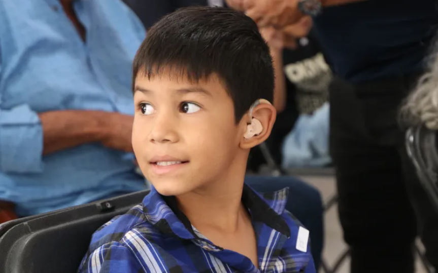 Entrega Chihuahua auxiliares auditivos a 110 beneficiarios