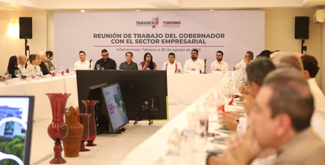 Llama Gobernador Javier May a líderes de cámaras empresariales a invertir en Tabasco