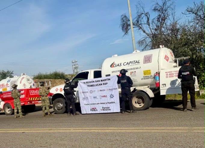 Fuerzas de seguridad recuperan más de 21 mil 600 litros de hidrocarburo ilegal en El Verde, Puebla