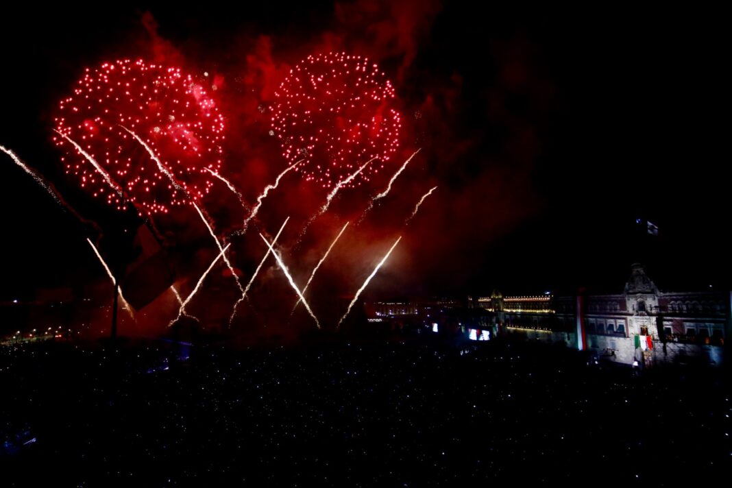 Celebración del Grito de Independencia en el Zócalo de la CDMX registró una afluencia de más de 300 mil asistentes