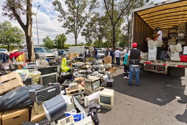 Llega reciclatrón llega al IPN Zacatenco para fomentar el manejo adecuado de los residuos eléctricos y electrónicos