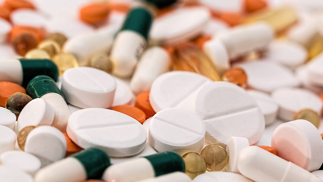 Medicinas: Canifarma pide “a modo” posponer licitación / Por Mauricio Flores