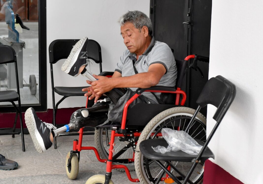 Entregan en Edomex prótesis a 103 personas con discapacidad