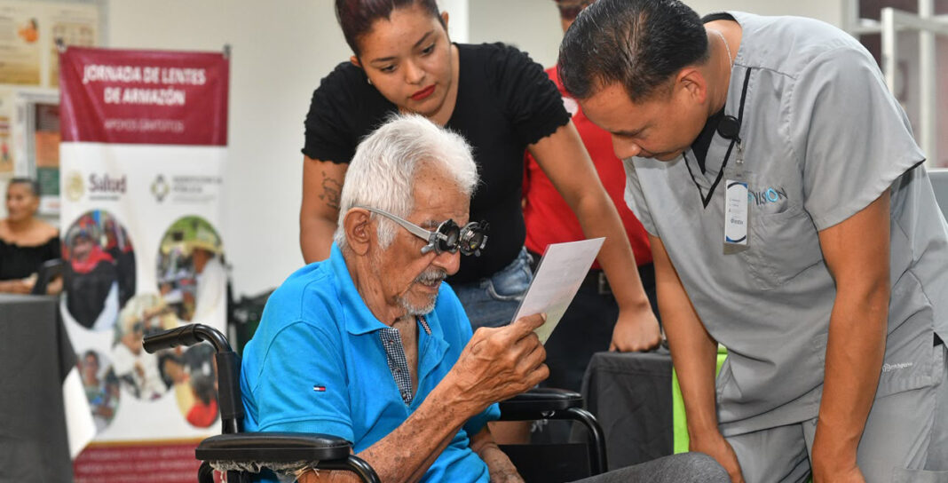 Entrega Gobierno de Tabasco 1,500 lentes de armazón a personas vulnerables