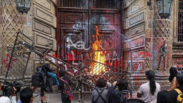 Tras manifestación ciudadana pacífica, grupos generadores de violencia causan daños en sedes públicas de Jalisco