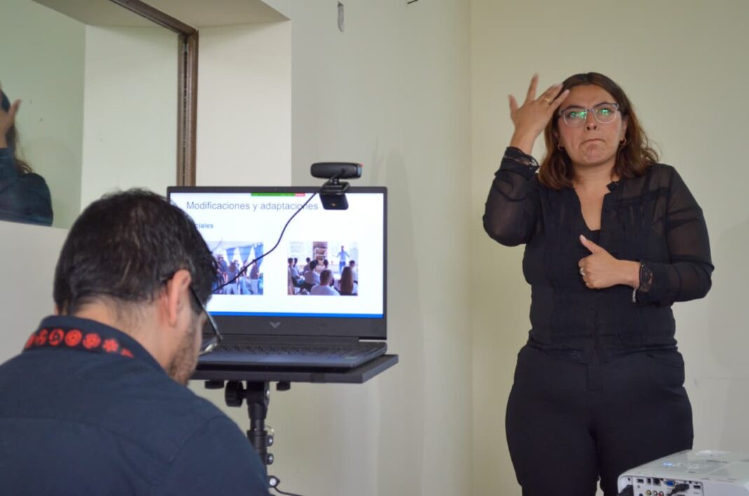 Ofrecen en EdoMéx capacitación gratuita de Lengua de Señas Mexicana, en línea y diferentes niveles